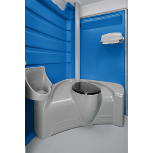 VIP restroom, view 3